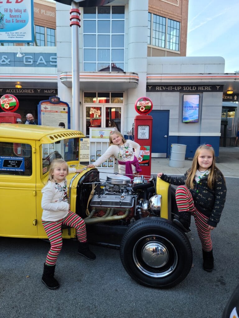 Girls at Jukebox Junction