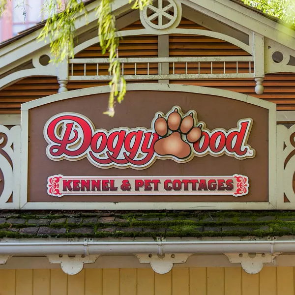 Doggywood sign at Dollywood theme park