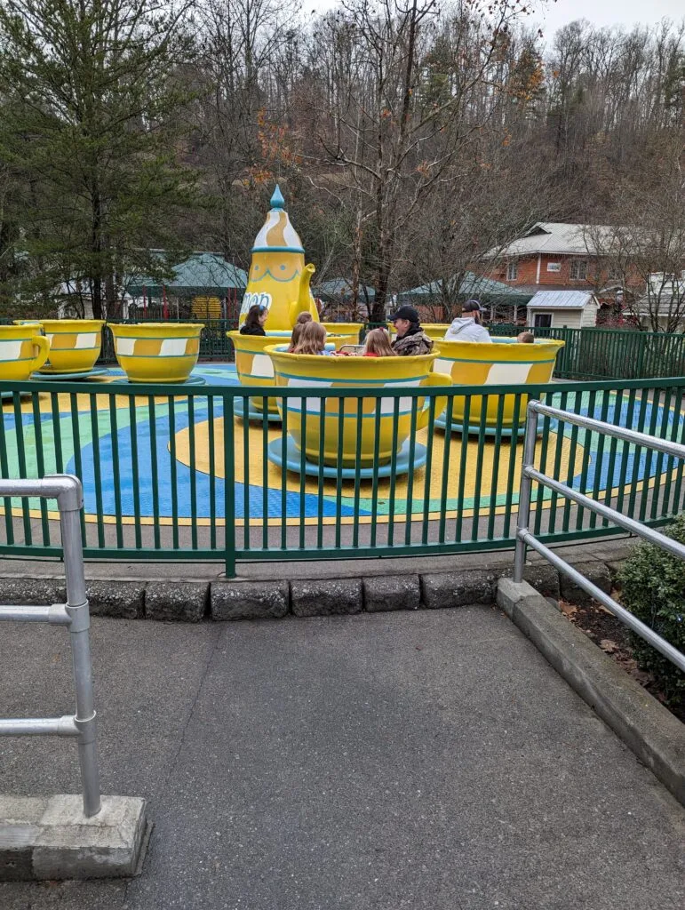 Lemon twist ride at dollywood theme park