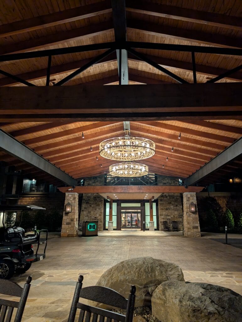 Covered Arrival area at HeartSong Lodge and Resort