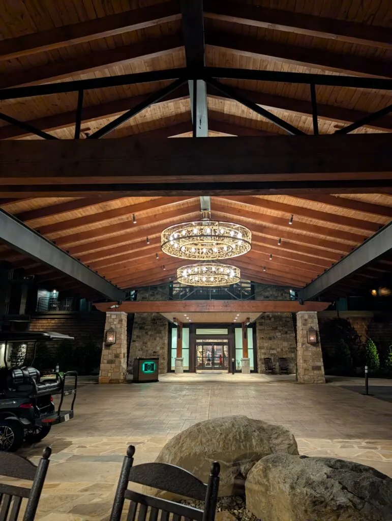 Dollywood's HeartSong Lodge & Resort: Serenity and Perks Galore 22 Covered Arrival area at HeartSong Lodge and Resort