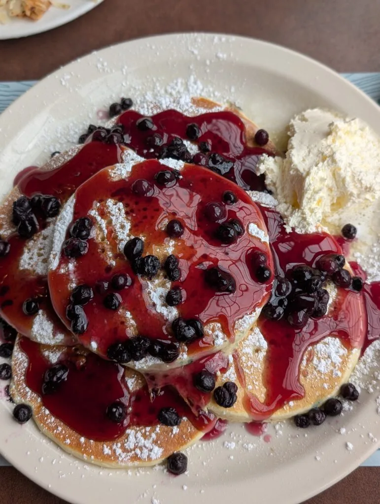 7-Day Smoky Mountain Vacation Itinerary: The Perfect Week in Pigeon Forge & Gatlinburg 7 Wild Bluberry Pancakes at Pancake Pantry in Gatlinburg, TN Photo Credit: Lindsay Harvey with Simply Touring