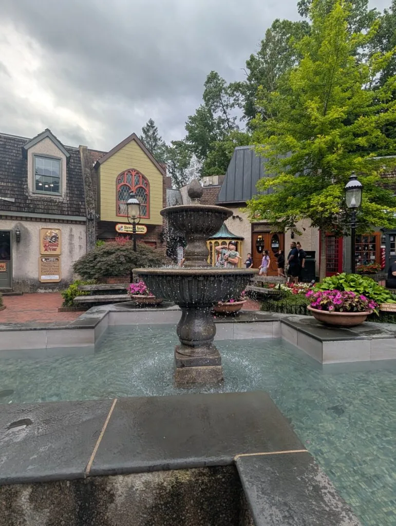 7-Day Smoky Mountain Vacation Itinerary: The Perfect Week in Pigeon Forge & Gatlinburg 8 Fountain in The Village in Gatlinburg, TN Photo Credit: Lindsay Harvey-Simply Touring
