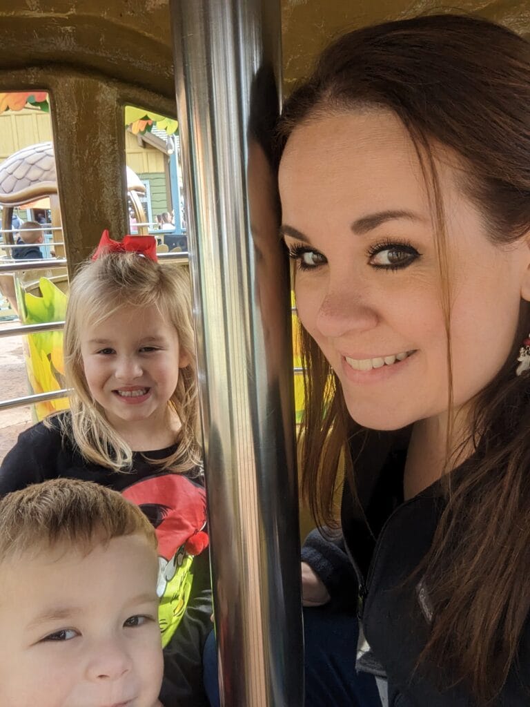 Lindsay Harvey and Kids on Treetop Tower at Dollywood