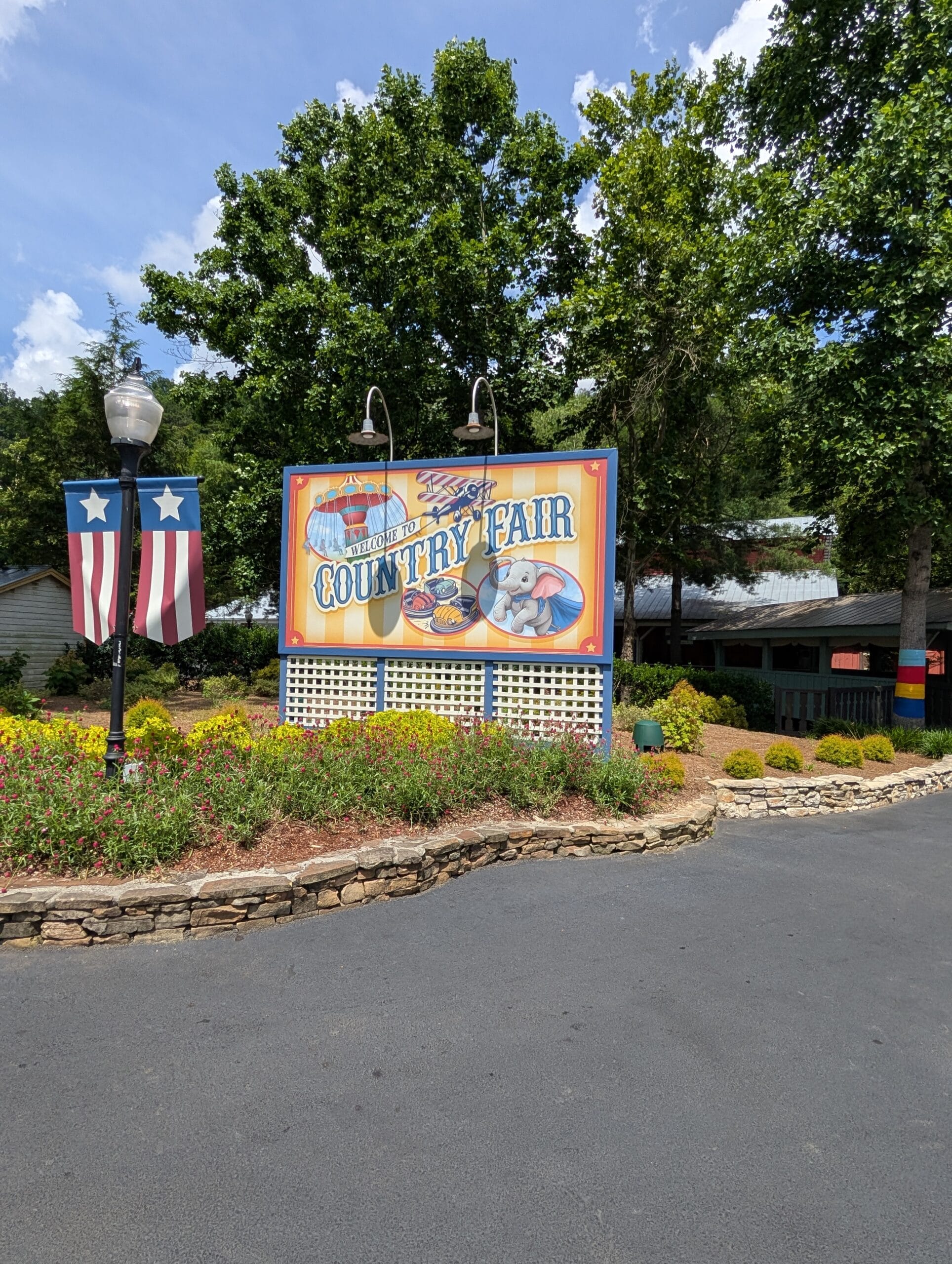Country Fair at Dollywood: Rides, Nostalgia & Classic Fun for the Whole Family 1 Sign in Country Fair at Dollywood