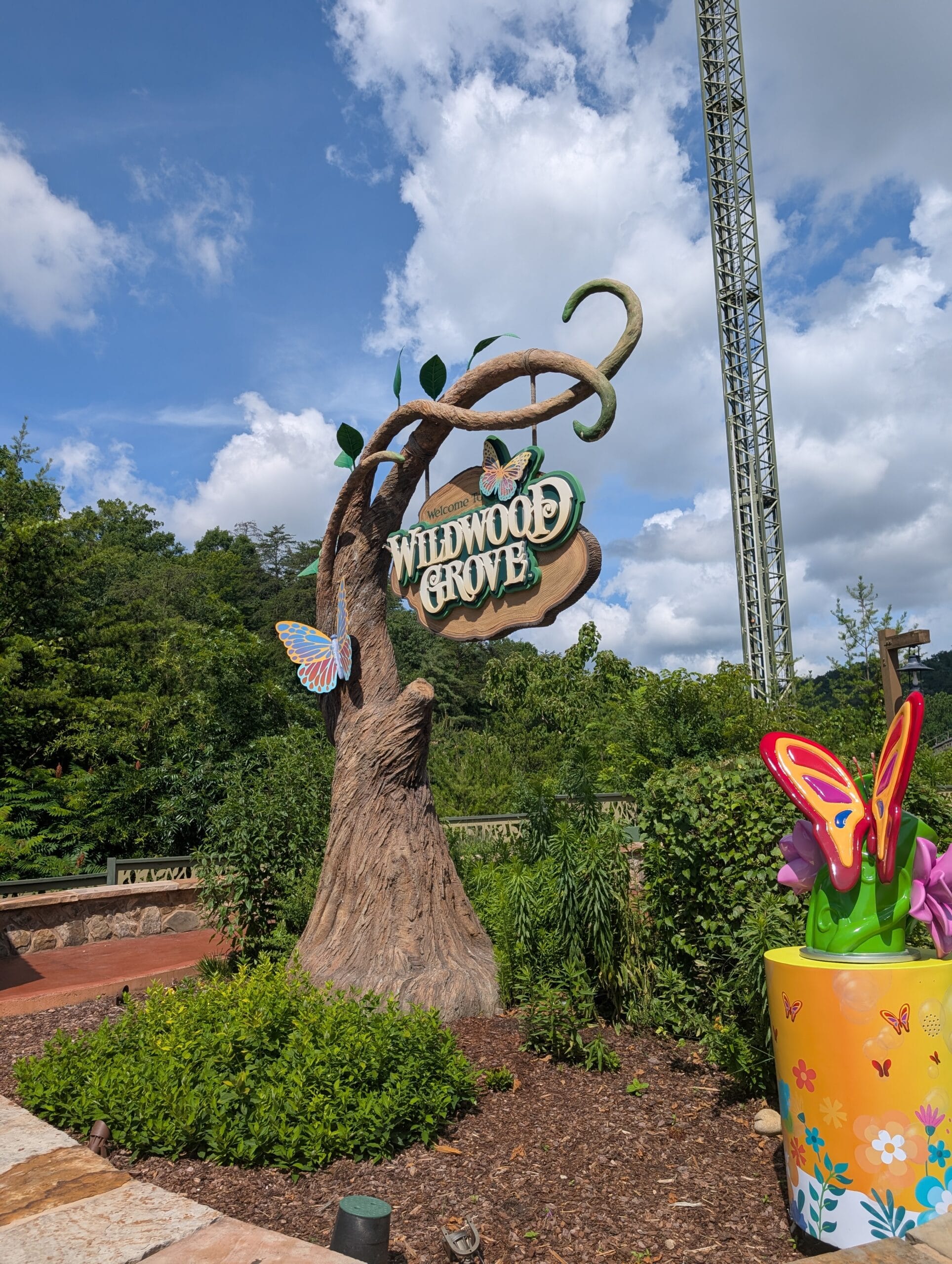 Wildwood Grove sign at Dollywood